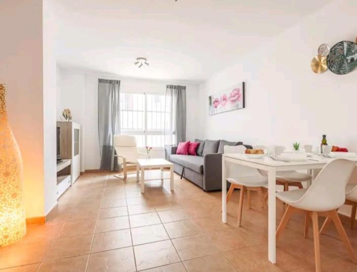 Apartamento Con Patio Y Piscina Cerca De Sevilla La Algaba Bagian luar foto