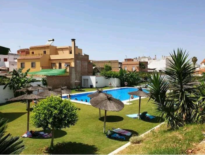 Apartamento Con Patio Y Piscina Cerca De Sevilla La Algaba Bagian luar foto