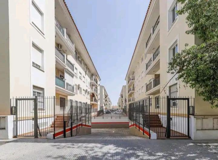 Apartamento Con Patio Y Piscina Cerca De Sevilla La Algaba Bagian luar foto